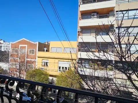 DEPARTAMENTO 2 AMBIENTES BALCON AL FRENTE
