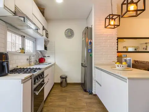 Depto Tipo Casa en Venta con 1 cocheras