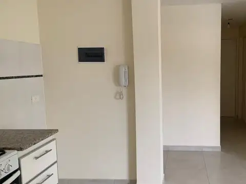 Departamento en Alquiler en Villa Ballester, $ 800.000