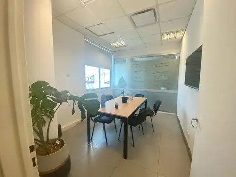 Oficina en Alquiler con 1 cochera