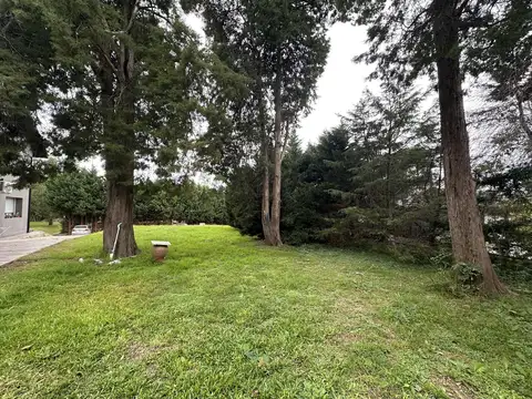 Terreno en Venta en country El Bosque, Campana. Lote de 450 m2. Amenities, canchas, piscinas.
