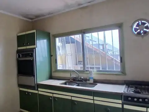 Casa 4 ambientes con 1 baño
