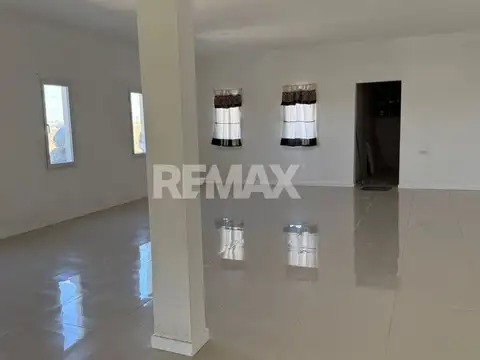 ALQUILER PREDIO CON OFICINA - CENTENARIO