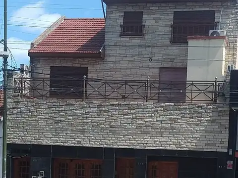 Casa en alquiler de 3 dormitorios en Banfield
