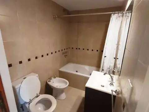 Suipacha 163 , Piso 2