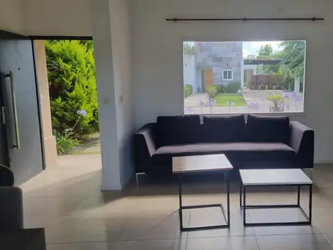 VENTA casa 4 ambientes. Manzanares Chico