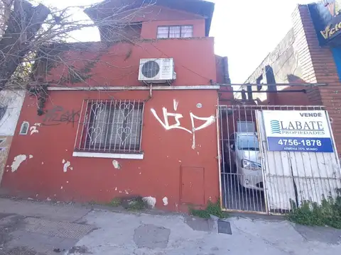 Casa multifamiliar sobre lote de 7,20 x 15,50