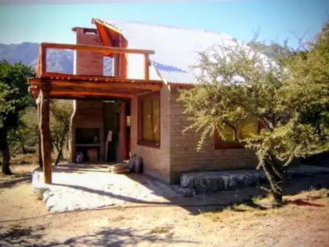 Casa 2 ambientes con 1 baño