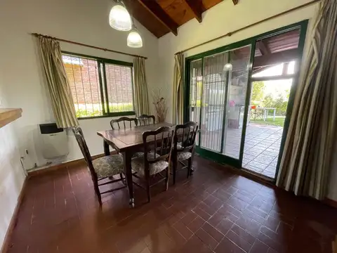 Casa en Venta con 2 cocheras