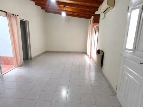 Depto Tipo Casa en Alquiler de 2 ambientes