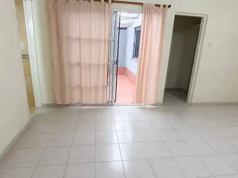 Depto Tipo Casa en Alquiler de 1 dormitorio