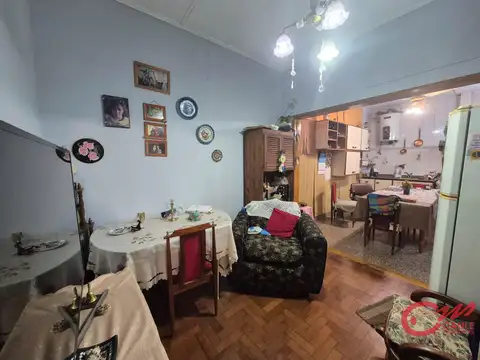 Casa 4 ambientes con 2 baños