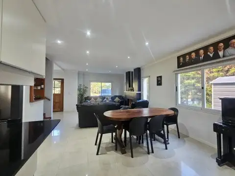 Venta Casa 8 Ambientes Barrio El Lauquen