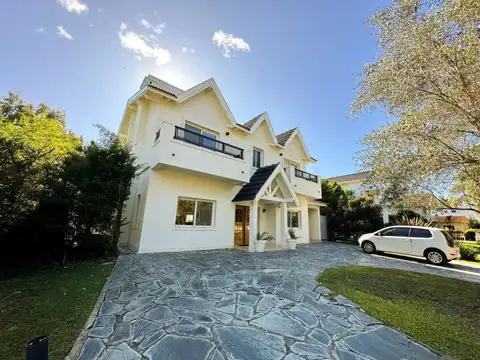 Venta Casa 8 Ambientes Barrio El Lauquen
