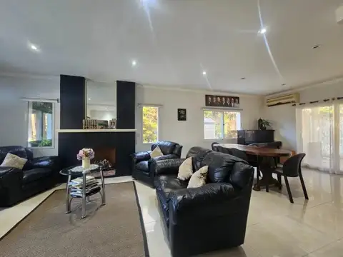 Casa en Venta con 5 cocheras