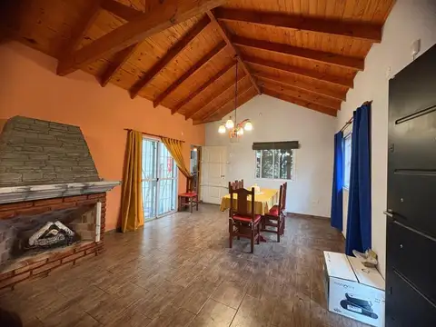 Casa en Alquiler con 2 cocheras