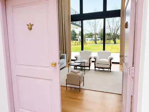Casa 7 ambientes con 4 baños
