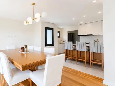 Casa en Venta en Miralagos, USD 420.000