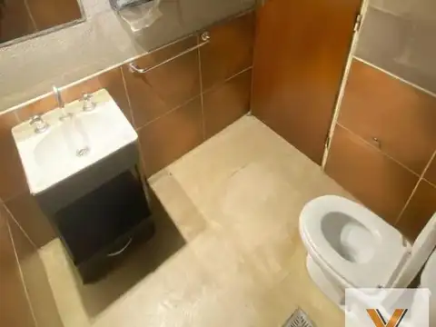 Oficina 2 ambientes con 1 baño
