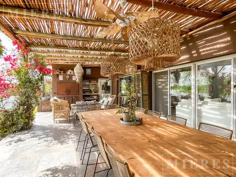 Casa en Alquiler Temporal con 4 cocheras
