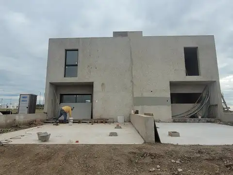 Venta Hermoso Duplex a 1 Cuadra del Colegio Nash 2 dormitorios + escritorio