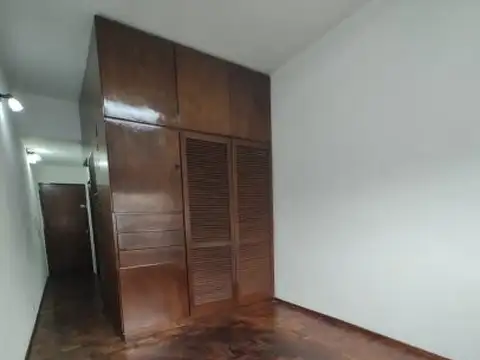 Avellaneda 918 , Piso 1