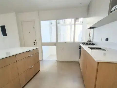 Departamento 8 ambientes con 3 baños