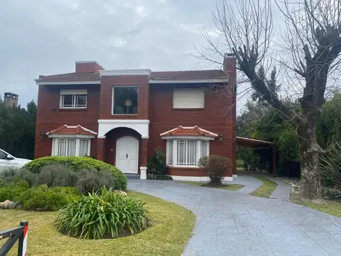 Casa en Alquiler en Pilar del Lago. Lote al 100
