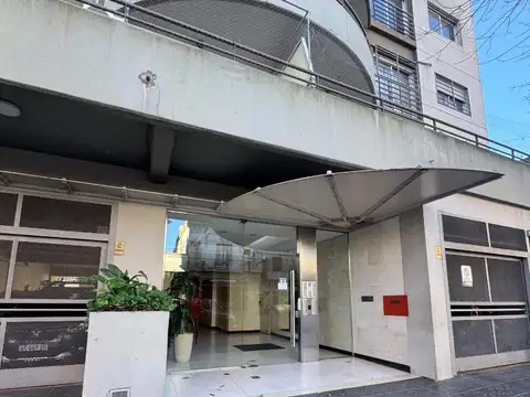 Av San Juan 3800, Piso 1