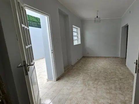 Depto Tipo Casa en Alquiler de 1 dormitorio