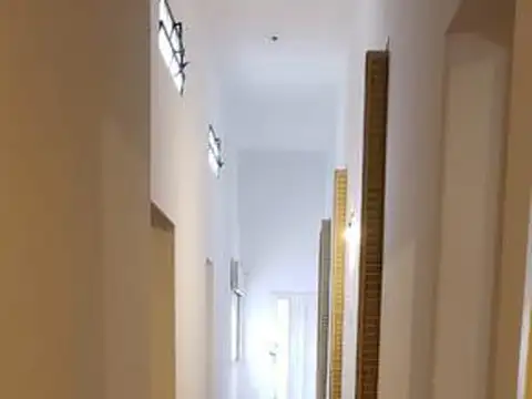 Casa 6 ambientes con 1 baño