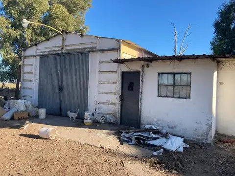 Las Flores, a 2 Km de RN 3 y 4 Km de ciudad