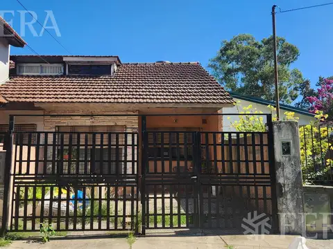 Venta casa 3 ambientes con cochera y patio en Quilmes