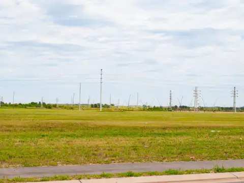 Terreno en Venta 300  mts Fondo