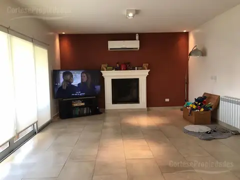 Casa en venta a la Laguna en barrio Santa Catalina