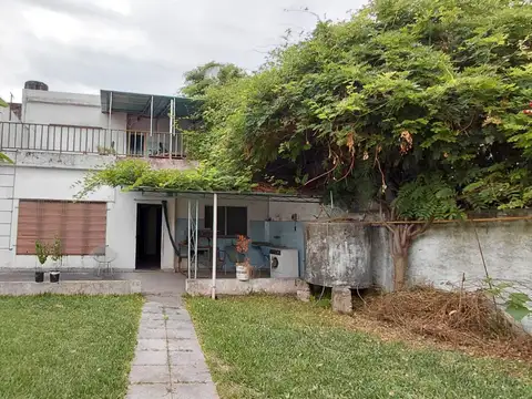 VENTA CASA CIUDADELA 4 AMB.JARDIN-REFACCIONAR