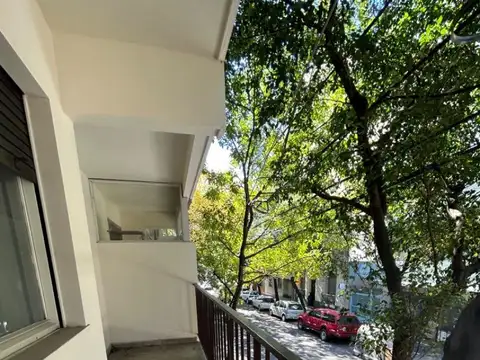 3 amb balcon  1 x esc al frente refaccionado bajas expensas