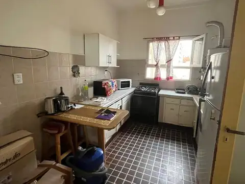 Departamento 6 ambientes con 1 baño