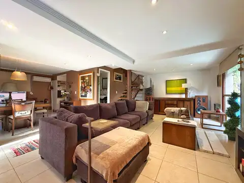 Casa 4 ambientes con 4 baños