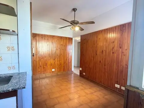 ALQUILER - DEPTO. 4 AMBIENTES CON BALCÓN - LANUS OESTE