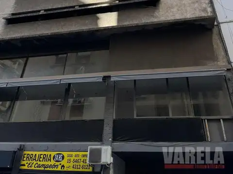Maipú 900 esq. Marcelo T. de Alvear Cochera c/ servicio las 24hs. A mtrs. Pza. Gral. San Martín