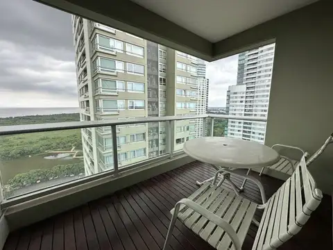 Departamento en Alquiler con 2 cocheras