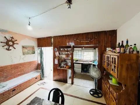 Casa 4 ambientes con 1 baño