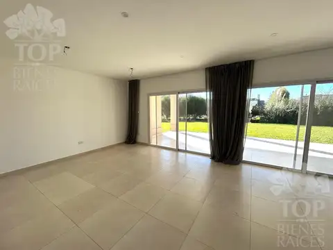 Casa en Alquiler de 4 dormitorios