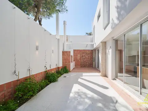Depto Tipo Casa 4 ambientes con 3 baños