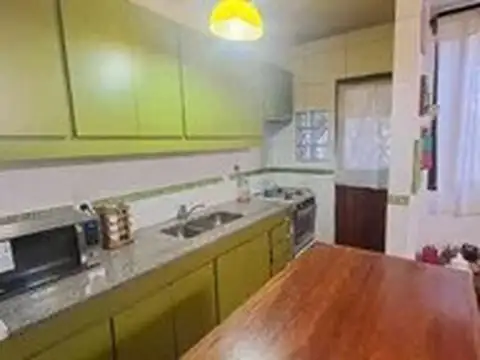 Bartolomé Mitre 700