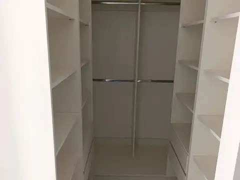 Casa ala VENTA en Villa Catalina E53