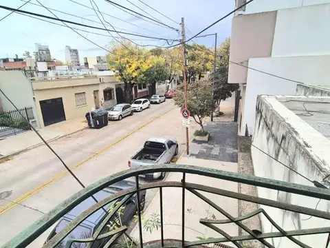 Depto Tipo Casa 4 ambientes con 2 baños