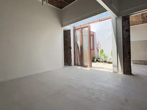 Casa 3 dorm. con terraza y parrilla en Monte Castro