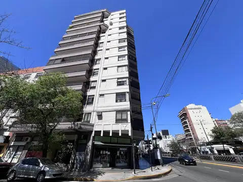 Venta Departamento 4 ambientes con dependencia y Quincho en Nuñez